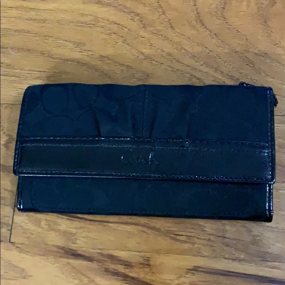 Coach Handbags - NWT Coach Wallet